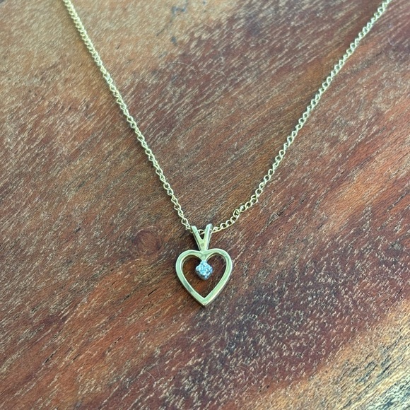 Gold 14kt Dainty Diamond Heart Necklace 16 Inches - Picture 2 of 7